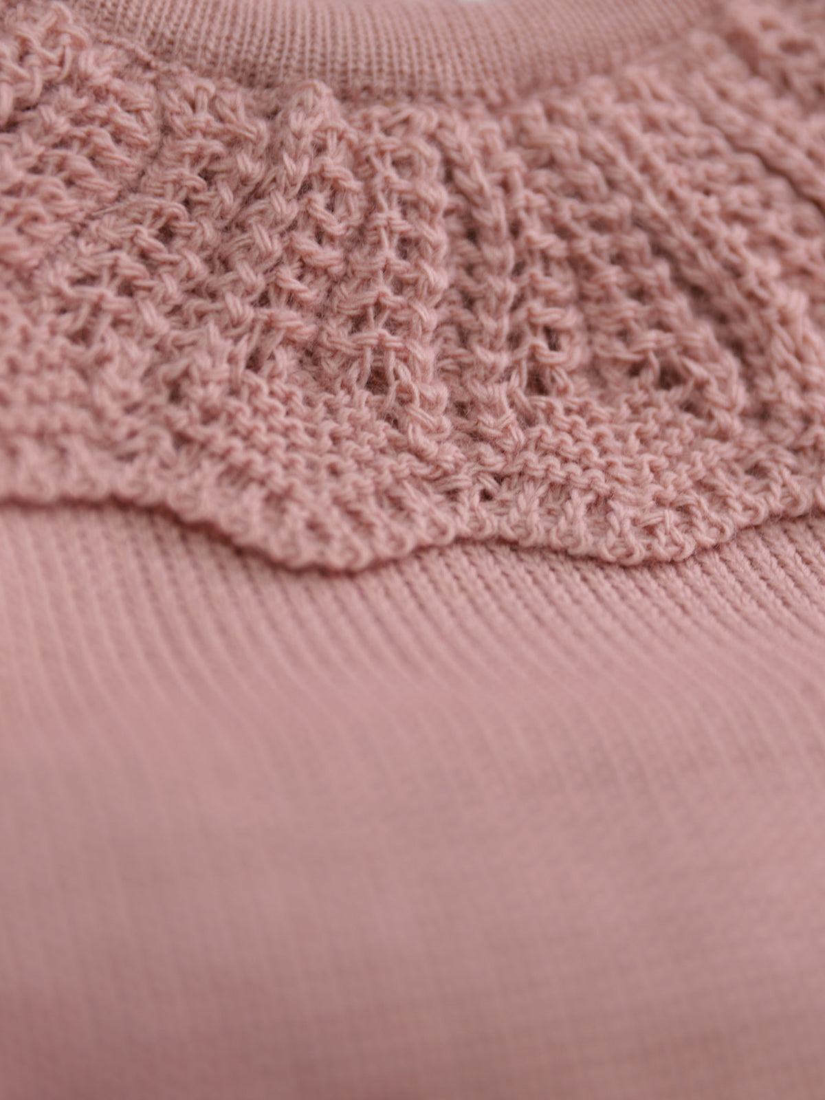 Conjunto tricotado camisola com folhos e calça