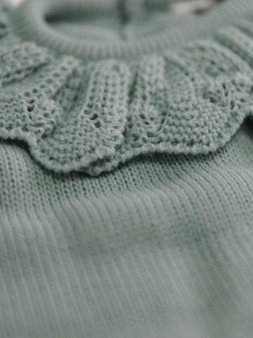 Conjunto tricotado camisola com folhos e calça